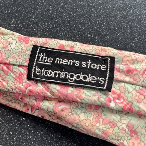 2 floral liberty of London vintage ties. - Picture 8 of 9